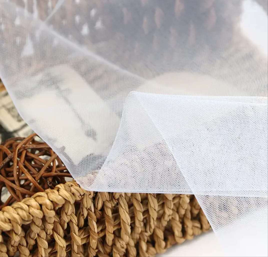 Tessuto tulle morbido. Altezza 300cm